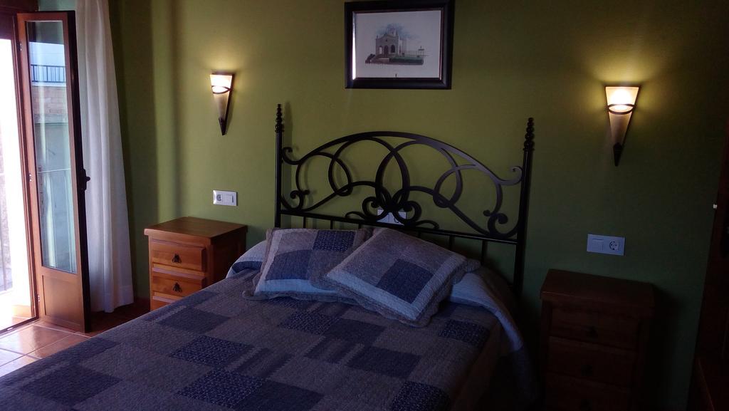 Apartamentos Rurales Casas De Los Maestros Talarrubias Exteriör bild